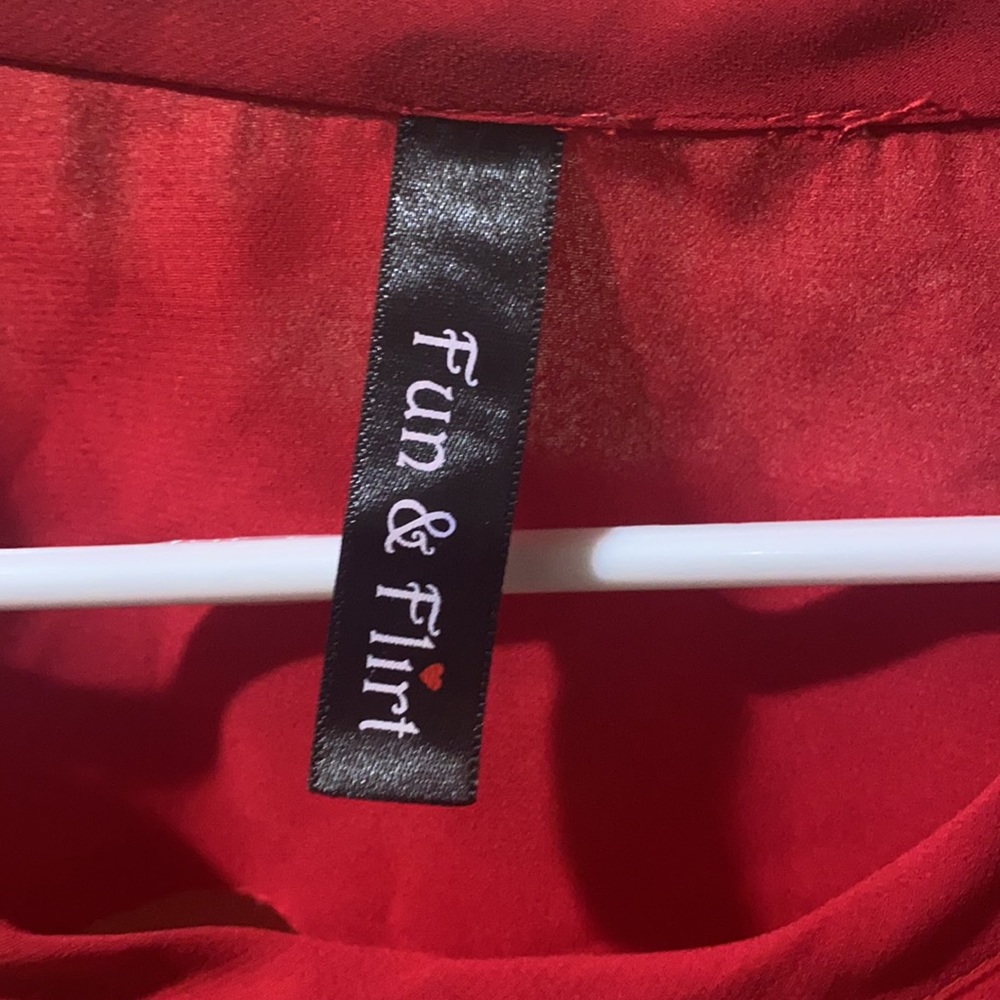 Red blouse - Picture 3 of 5